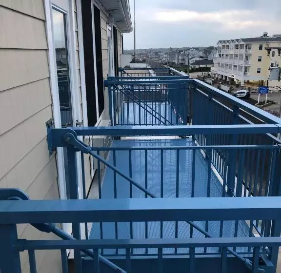 モーテル Misquamicut Beach Front Inn