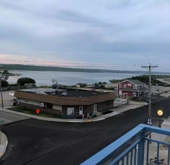 モーテル Misquamicut Beach Front Inn
