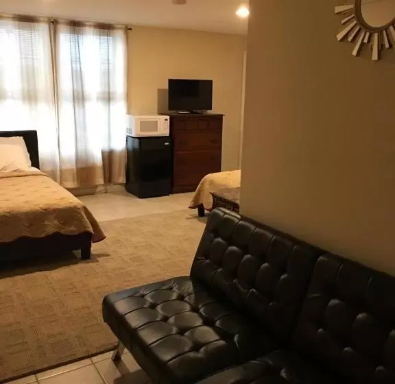 モーテル Misquamicut Beach Front Inn
