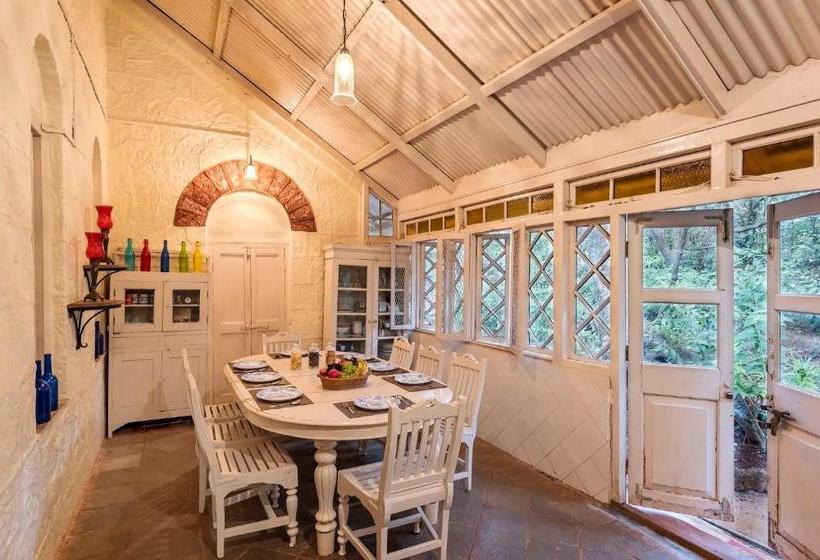 Saffronstays Parsi Manor, Matheran