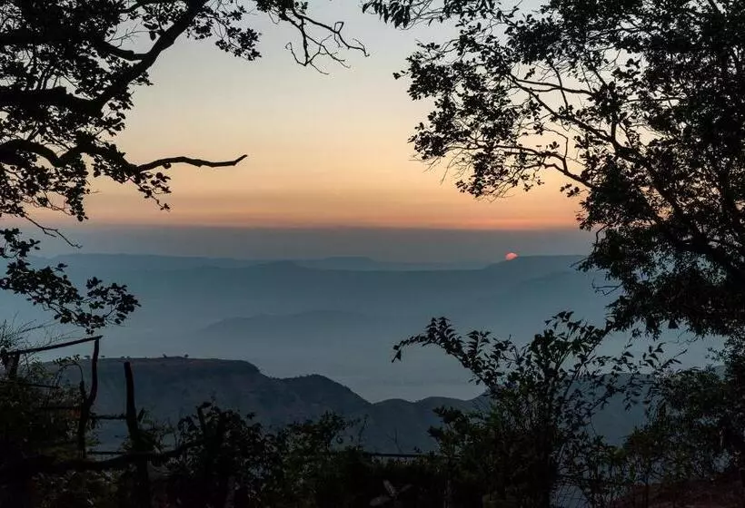 Saffronstays Parsi Manor, Matheran