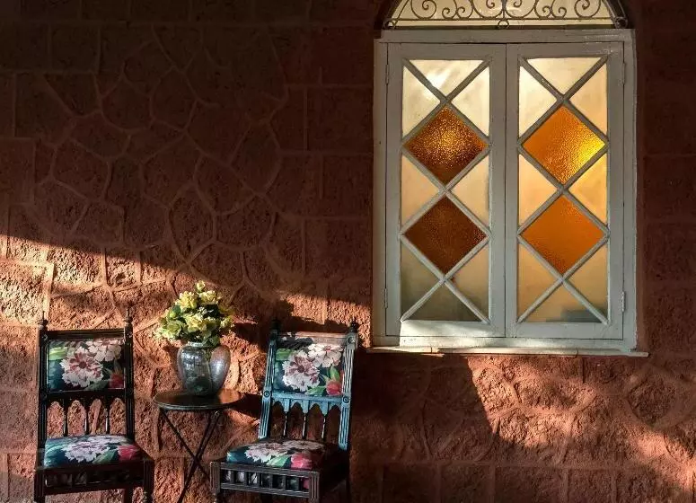 Saffronstays Parsi Manor, Matheran