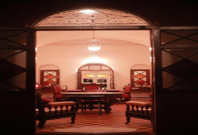 Saffronstays Parsi Manor, Matheran