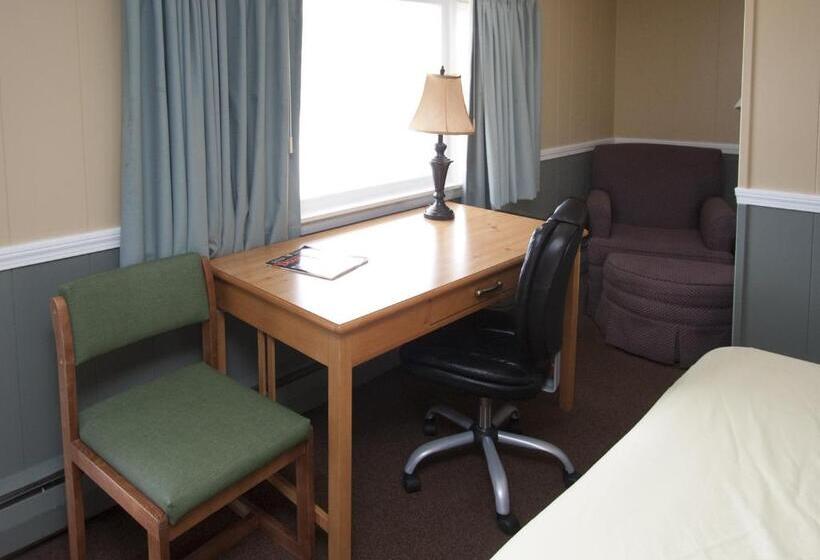 The Bluebird Motel Maine