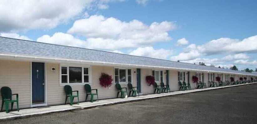 The Bluebird Motel Maine