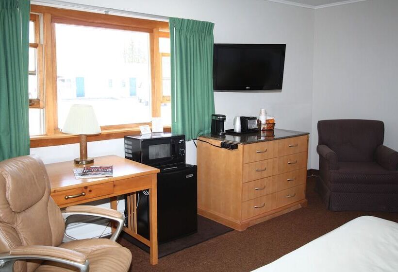 The Bluebird Motel Maine