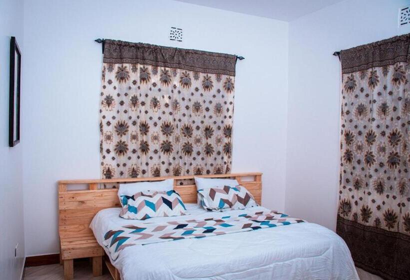 ベッドアンドブレックファースト Villa Local Lodge