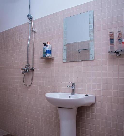 ベッドアンドブレックファースト Villa Local Lodge