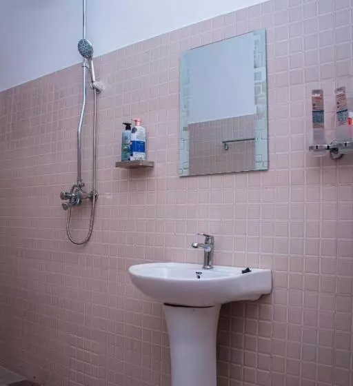 Aamiaismajoitus (B&B) Villa Local Lodge