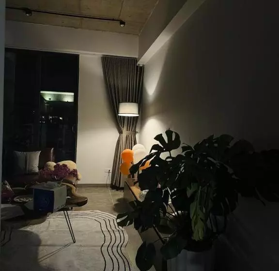 Chung Cư 2 Phòng Ngủ đầy đủ Tiện ích   Bể Bơi Miễn Phí   Trung Tâm Bãi Cháy