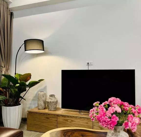 Chung Cư 2 Phòng Ngủ đầy đủ Tiện ích   Bể Bơi Miễn Phí   Trung Tâm Bãi Cháy
