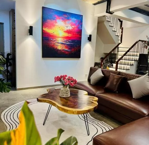 Chung Cư 2 Phòng Ngủ đầy đủ Tiện ích   Bể Bơi Miễn Phí   Trung Tâm Bãi Cháy