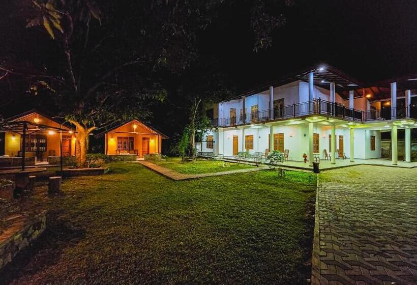 فندق Traget Safari Home Stay