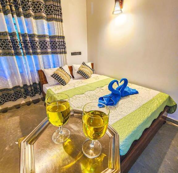 فندق Traget Safari Home Stay