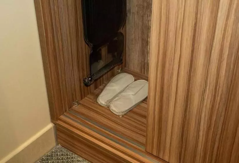 نصف الموسم للشقق المخدومة