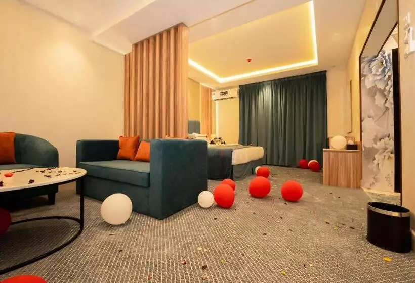 نصف الموسم للشقق المخدومة