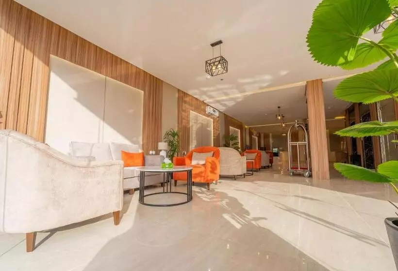 نصف الموسم للشقق المخدومة