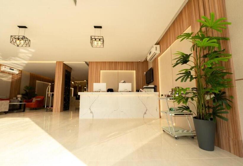 نصف الموسم للشقق المخدومة