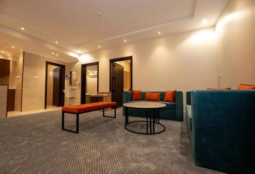 نصف الموسم للشقق المخدومة