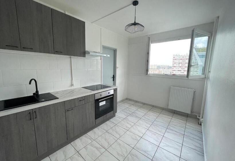 هاستل Auberge Paris La Défense