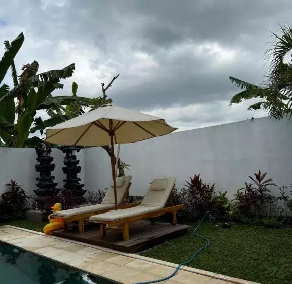 Aamiaismajoitus (B&B) Nyoman House