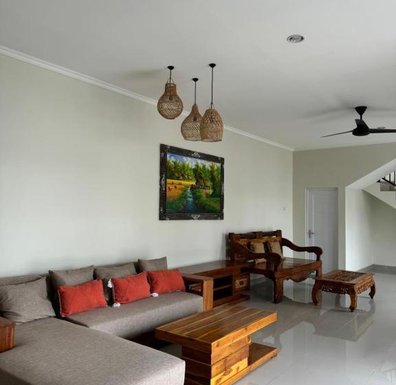 住宿加早餐 Nyoman House