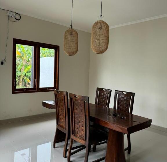 住宿加早餐 Nyoman House