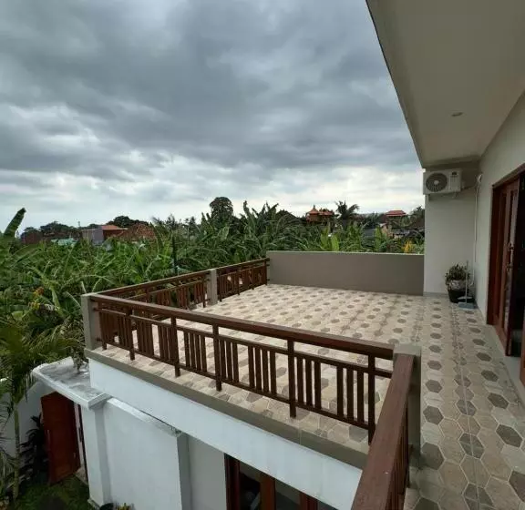 Aamiaismajoitus (B&B) Nyoman House