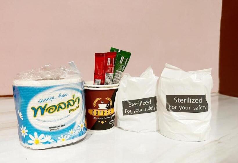 호텔 โรงแรมเพ็ญพิศ