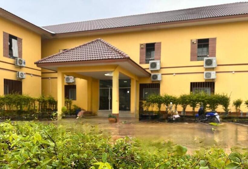 호텔 โรงแรมเพ็ญพิศ