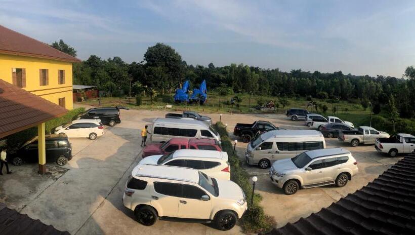 호텔 โรงแรมเพ็ญพิศ