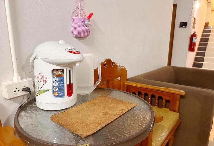 호텔 โรงแรมเพ็ญพิศ