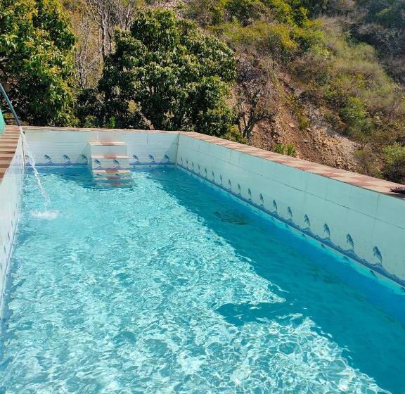 Hotel Maulyar Forest Resort