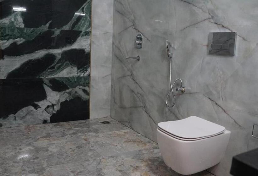 Hotel Maulyar Forest Resort