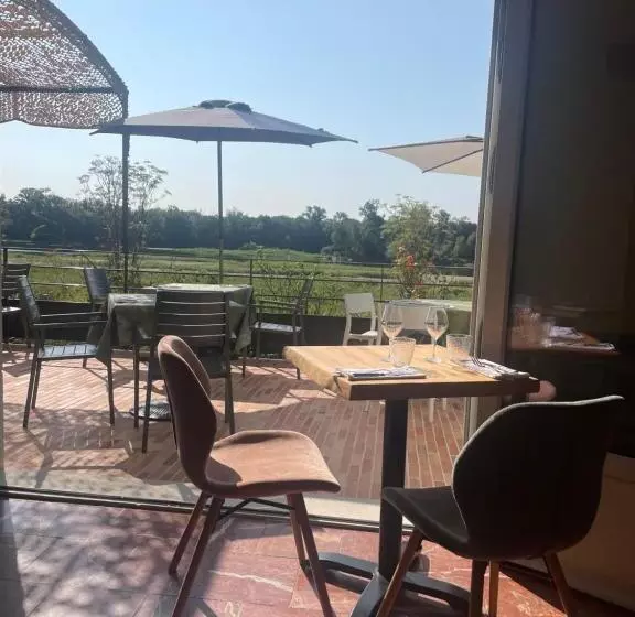 Majatalo Chambres Privées Au Dessus Du Restaurant Nuances