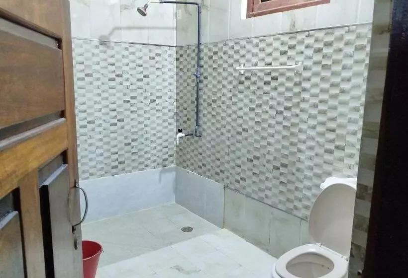 Pensió Mathu Villa S