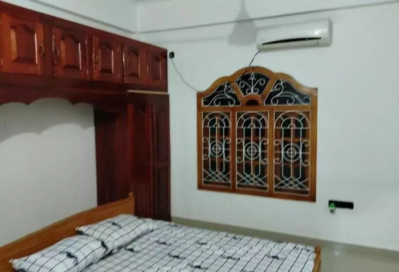 Pensió Mathu Villa S