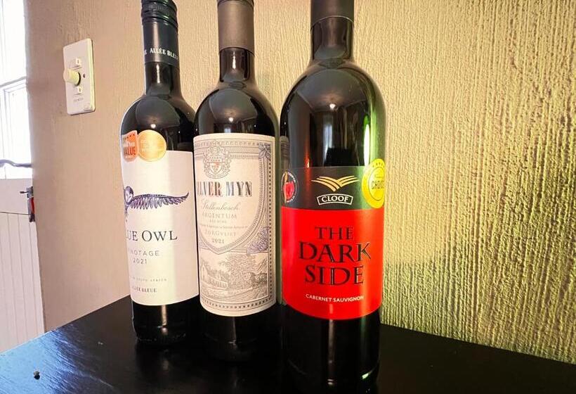 Pension Mitchell Bank Hideaway