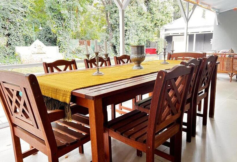 Pension Mitchell Bank Hideaway