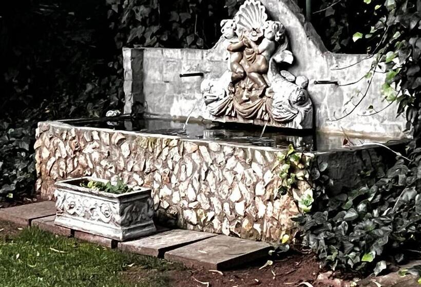 Pension Mitchell Bank Hideaway