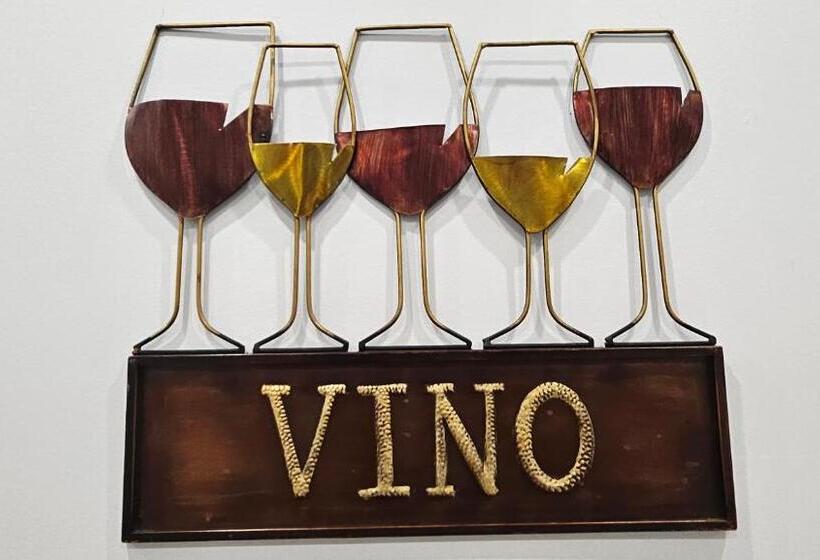 تختخواب و صبحانه Serenity Inn