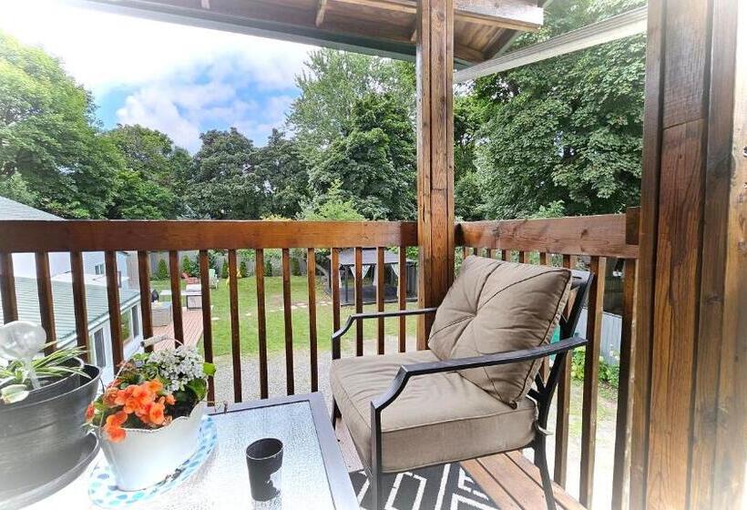 تختخواب و صبحانه Serenity Inn