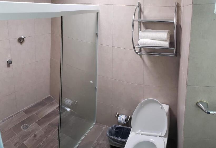 هتل کپسول Casa Barcelona San Luis Potosí