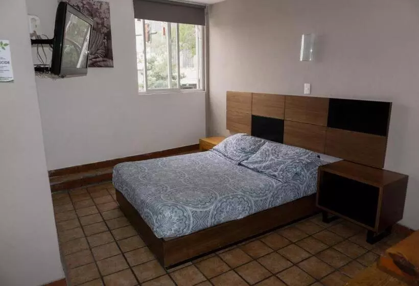 هتل کپسول Casa Barcelona San Luis Potosí