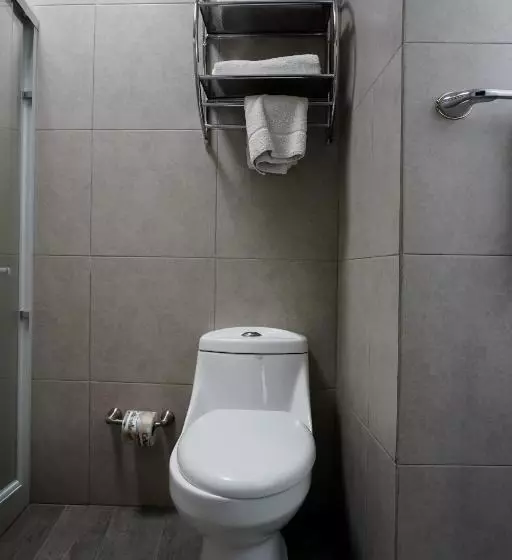 هتل کپسول Casa Barcelona San Luis Potosí