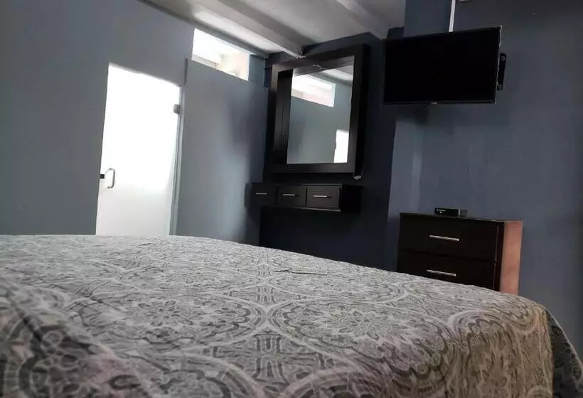 هتل کپسول Casa Barcelona San Luis Potosí