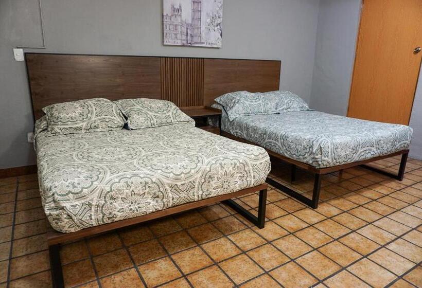 هتل کپسول Casa Barcelona San Luis Potosí