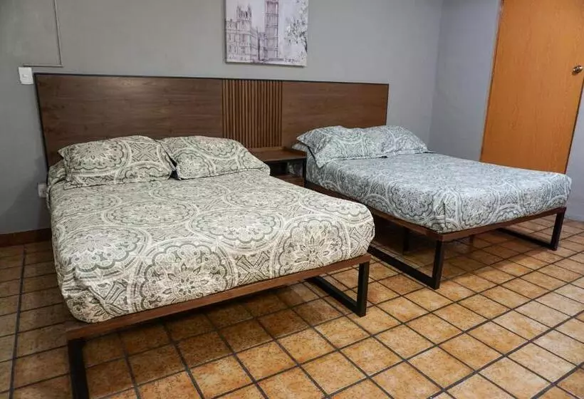 هتل کپسول Casa Barcelona San Luis Potosí