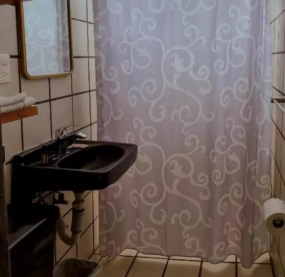 هتل کپسول Casa Barcelona San Luis Potosí