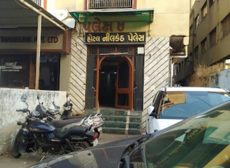 ホテル Neelkanth Palace Ahmedabad